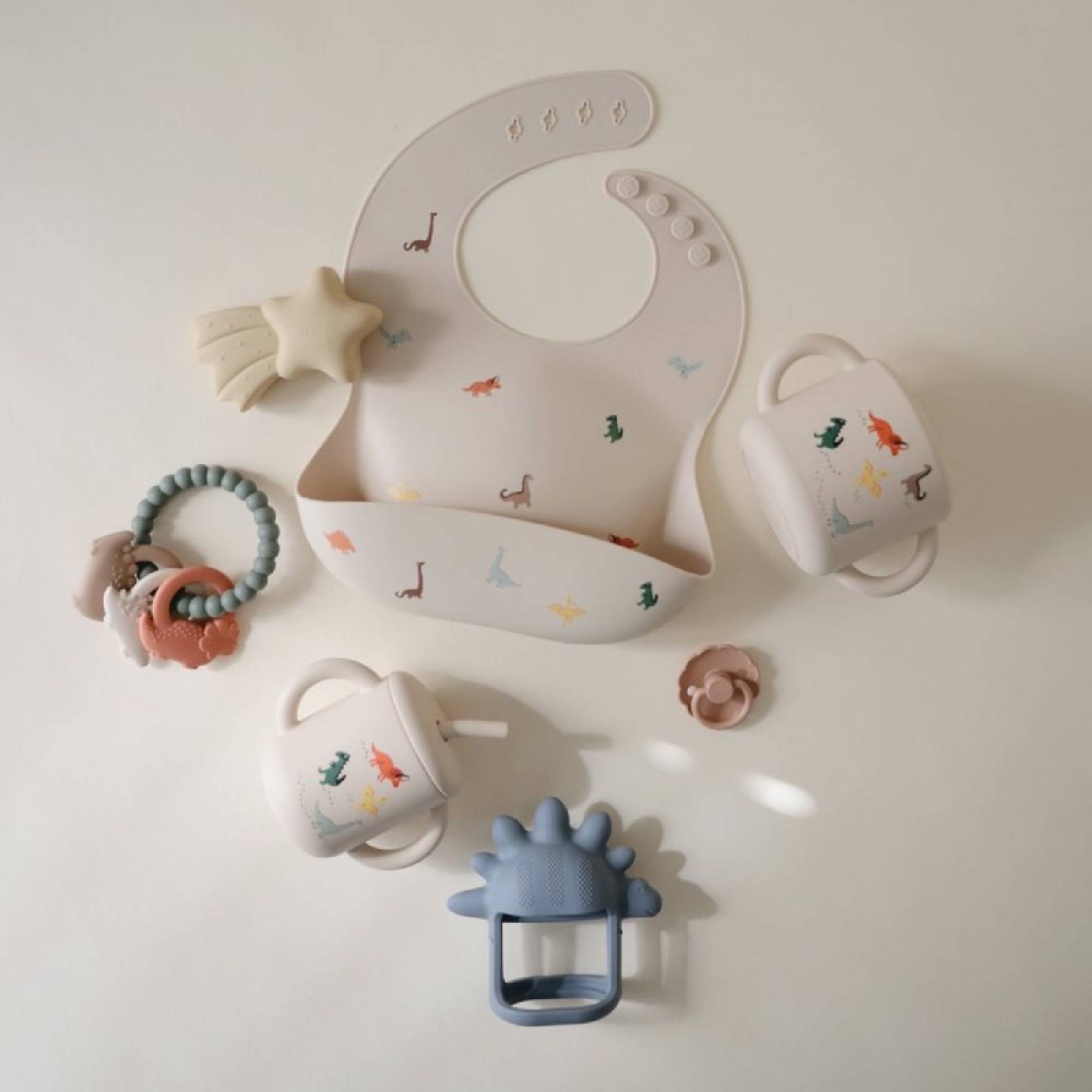 Silicone Toddler Feeding Set In Green Dinosaurs 6m+ thumbnails