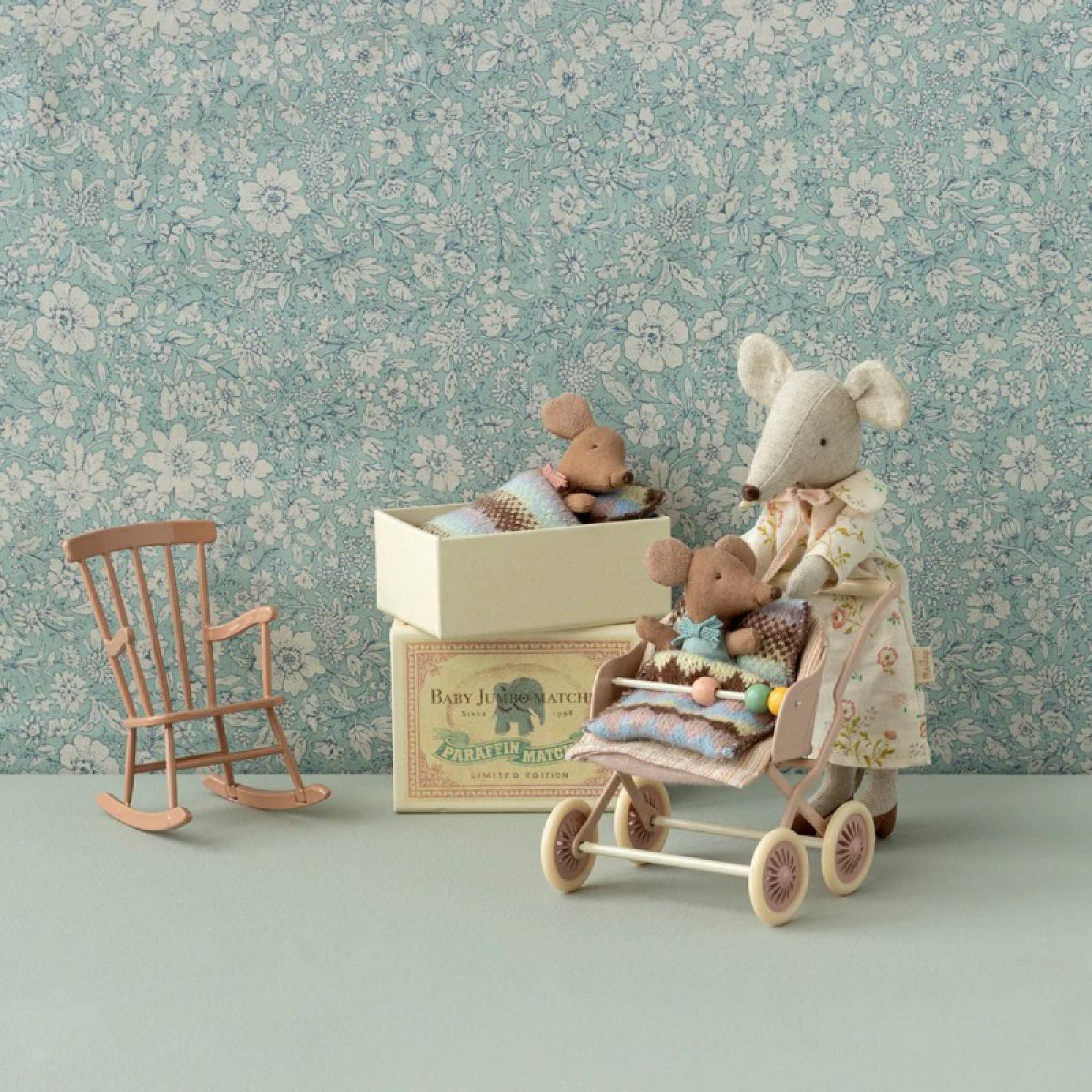 Sleepy/Wakey Baby Rose Mouse In Matchbox By Maileg 3+ thumbnails