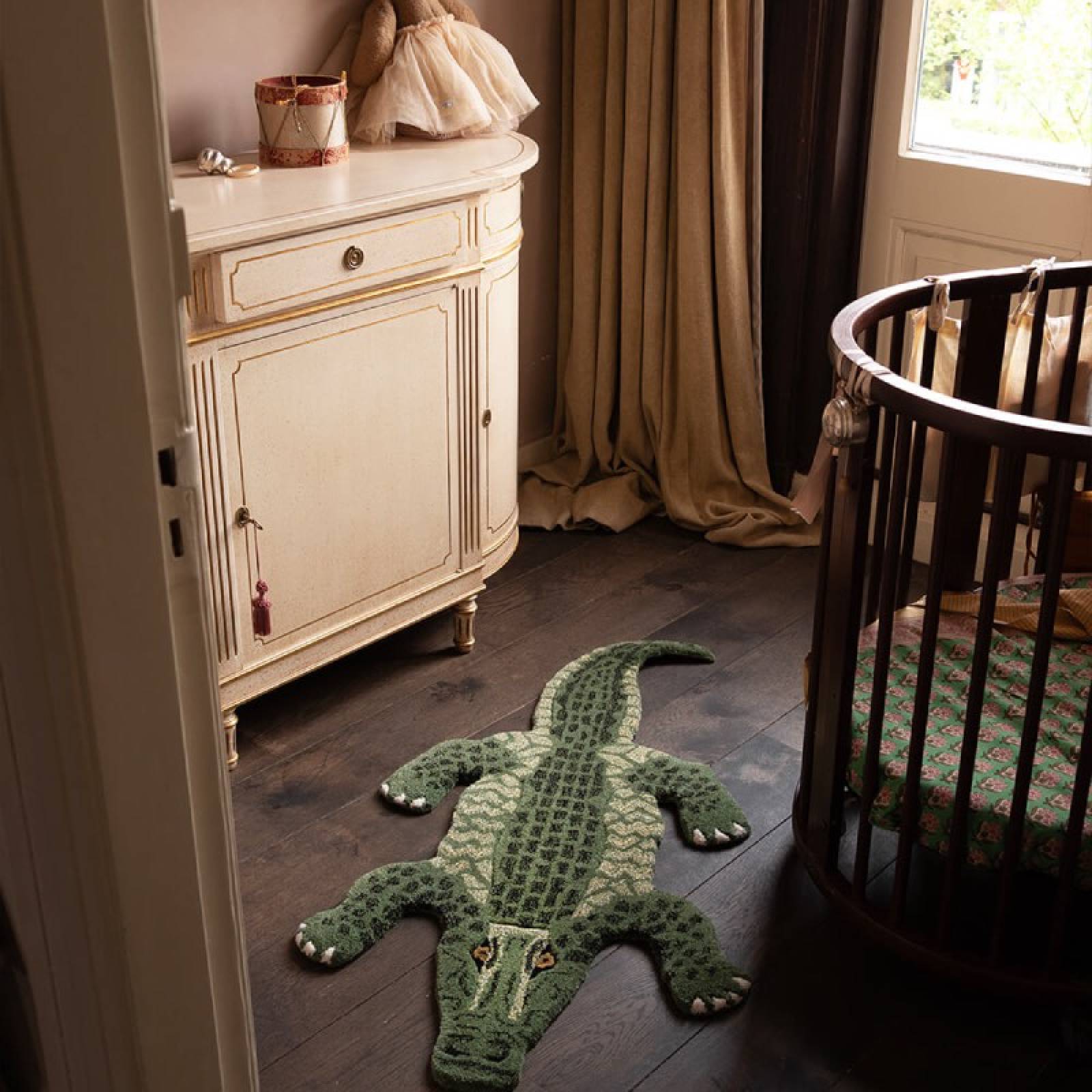 Small Coolio Crocodile Shaped Wool Rug thumbnails