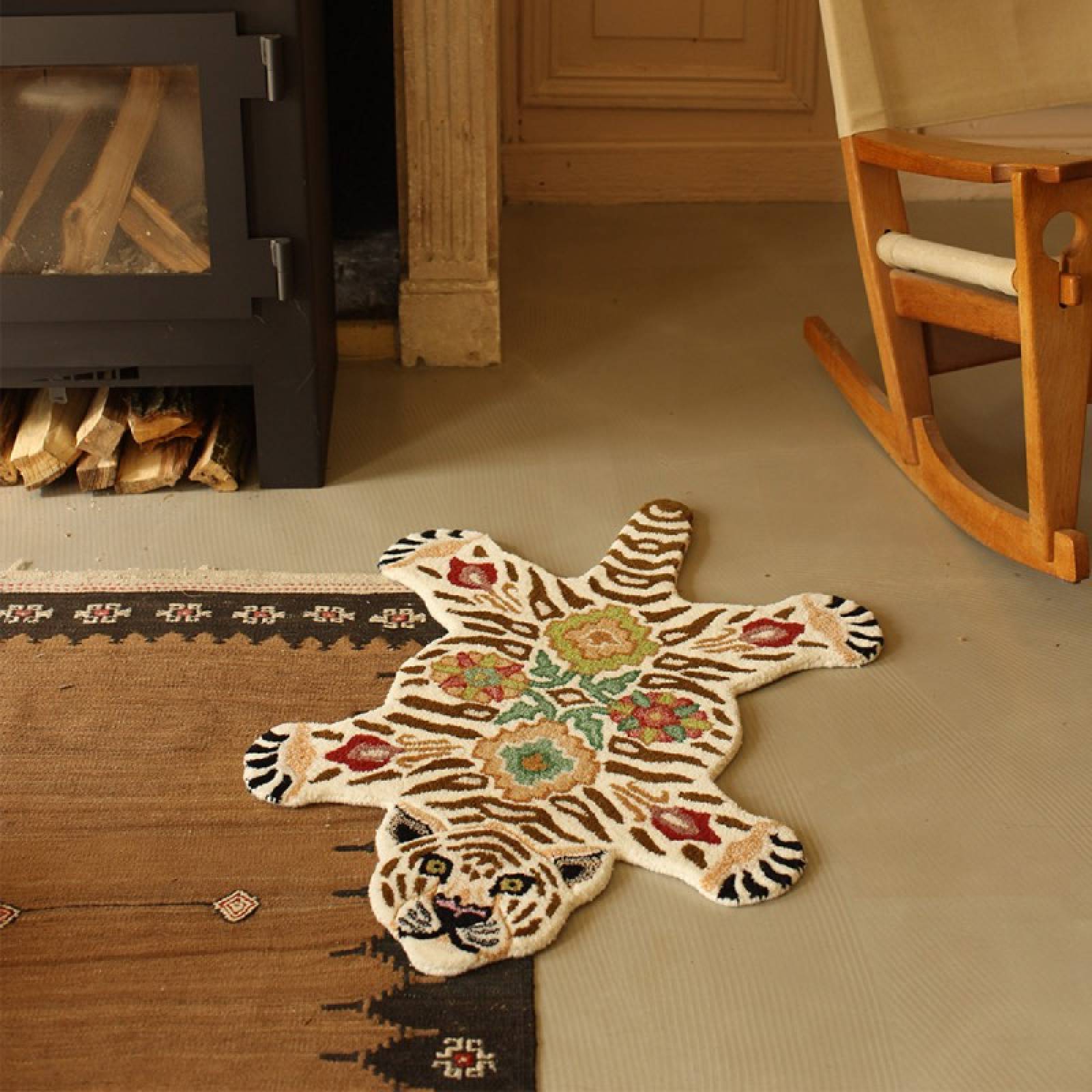 Small Jill Tiger Shaped Wool Rug thumbnails