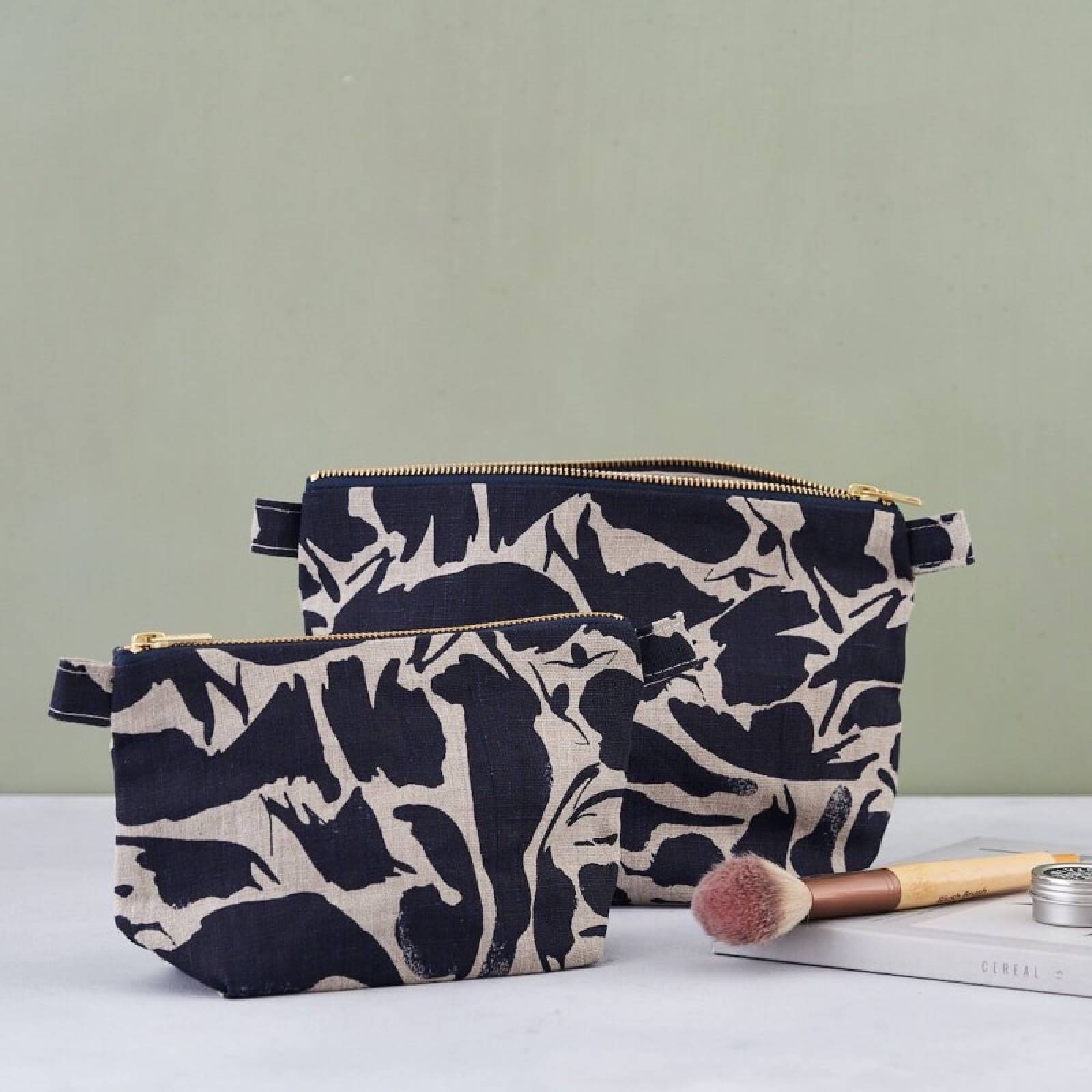 Small Linen Wash Bag In Navy Creatures Print thumbnails