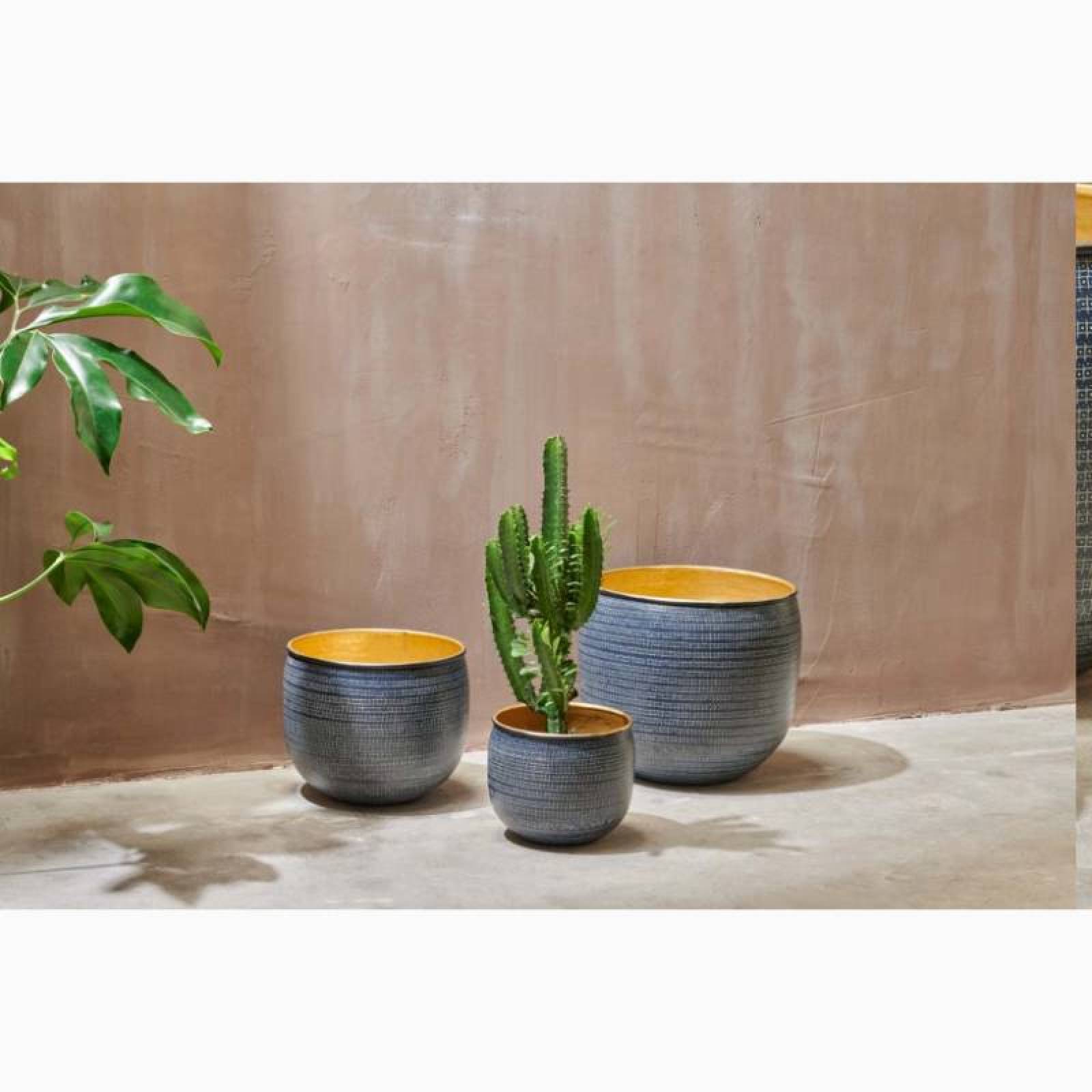 Small Metal Etched Planter In Black & Gold H: 18cm thumbnails