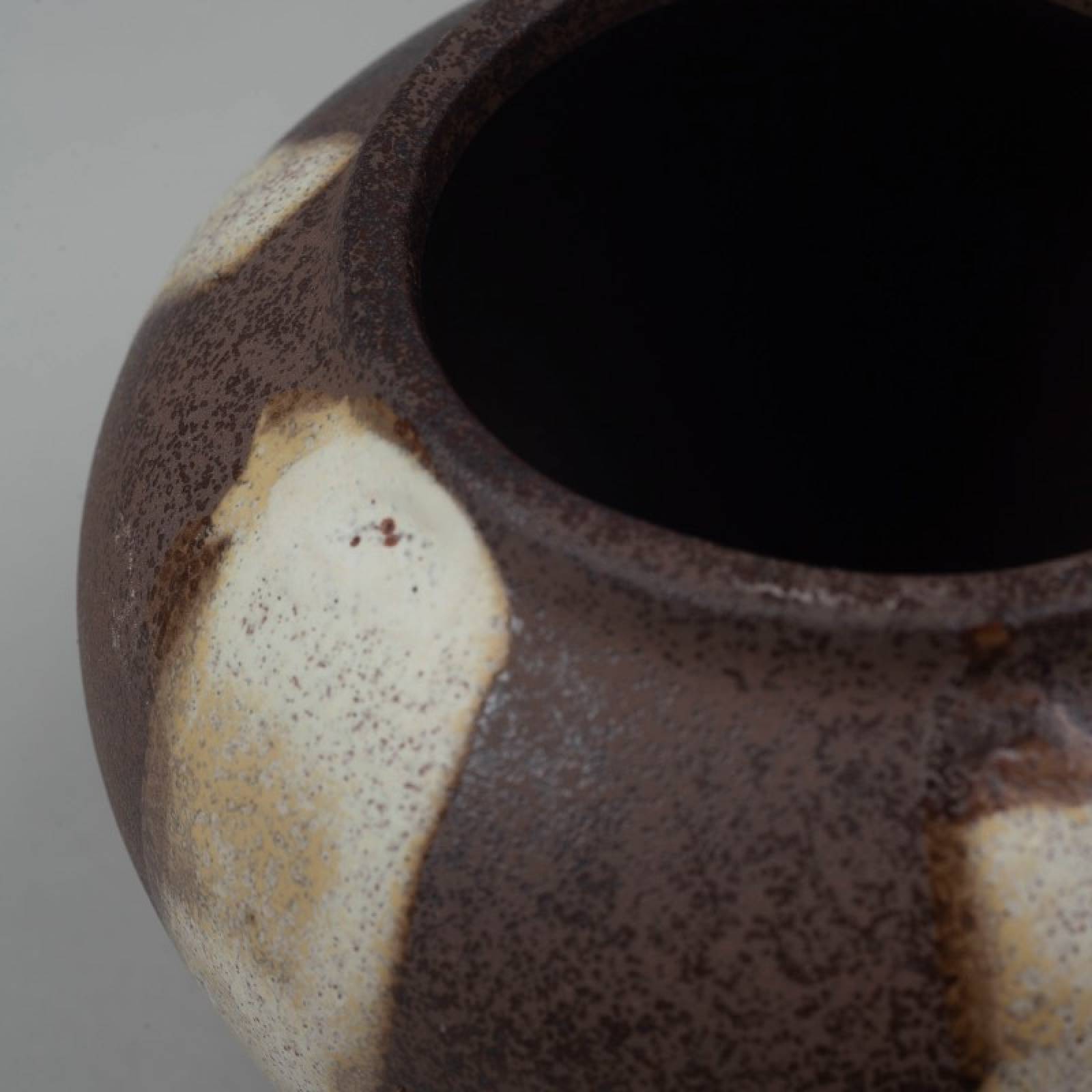 Small Round Stoneware Vase In Brown & Off White thumbnails