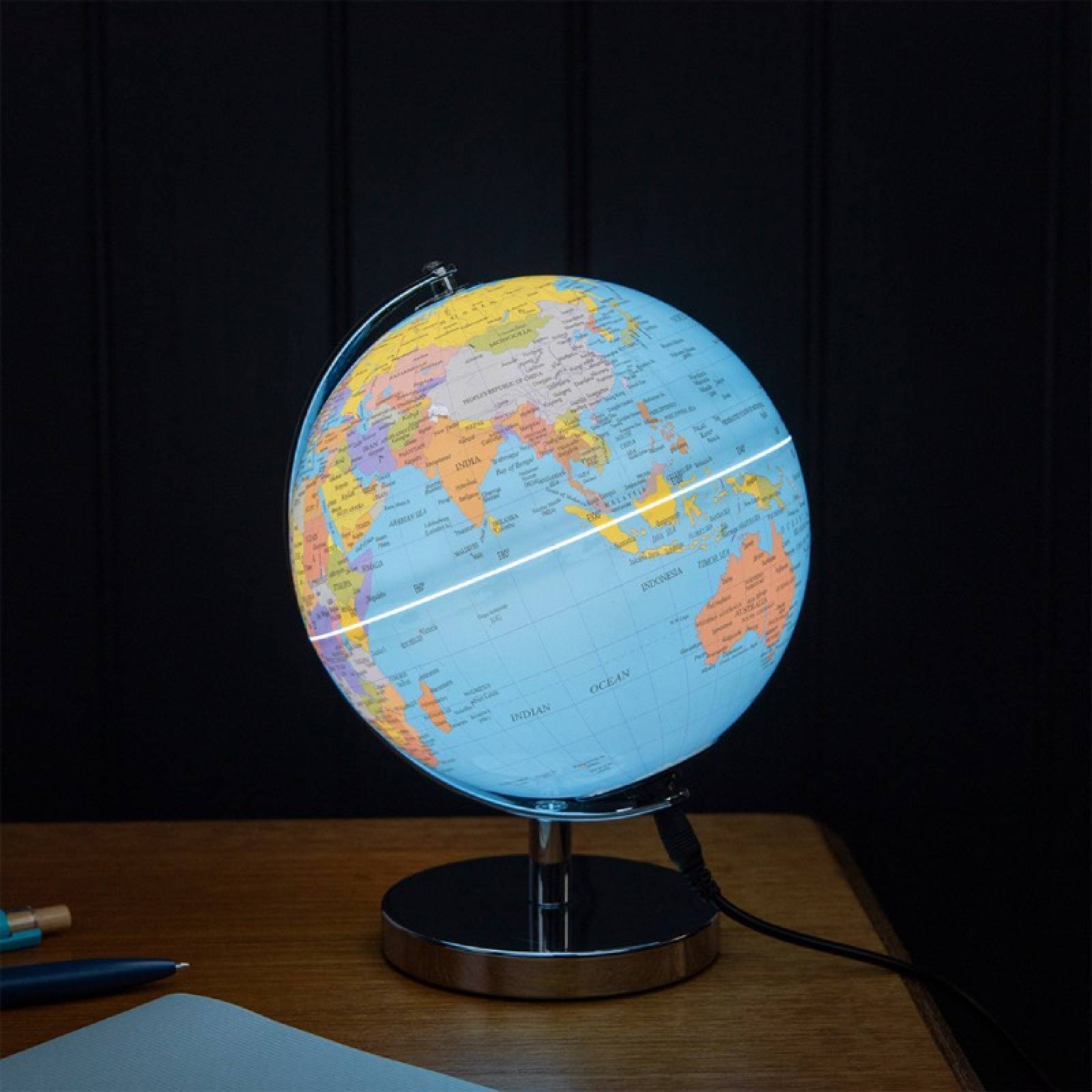 Small USB Illuminated Globe Light In Classic Colours thumbnails