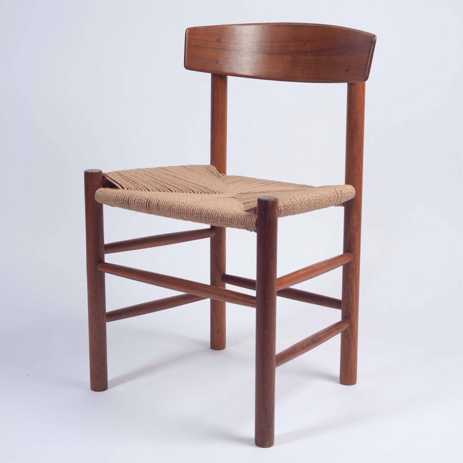 Vintage Set Of 4 B&oslash;rge Mogensen J39 Chairs In Walnut thumbnails