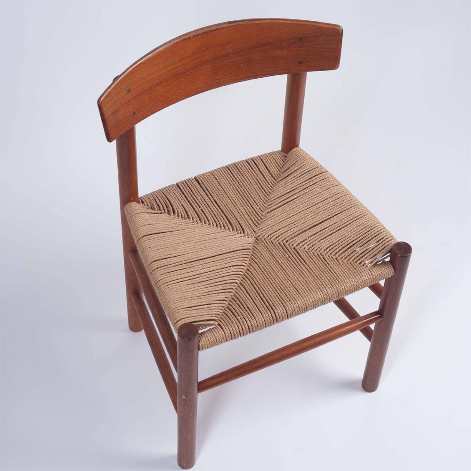Vintage Set Of 4 B&oslash;rge Mogensen J39 Chairs In Walnut thumbnails
