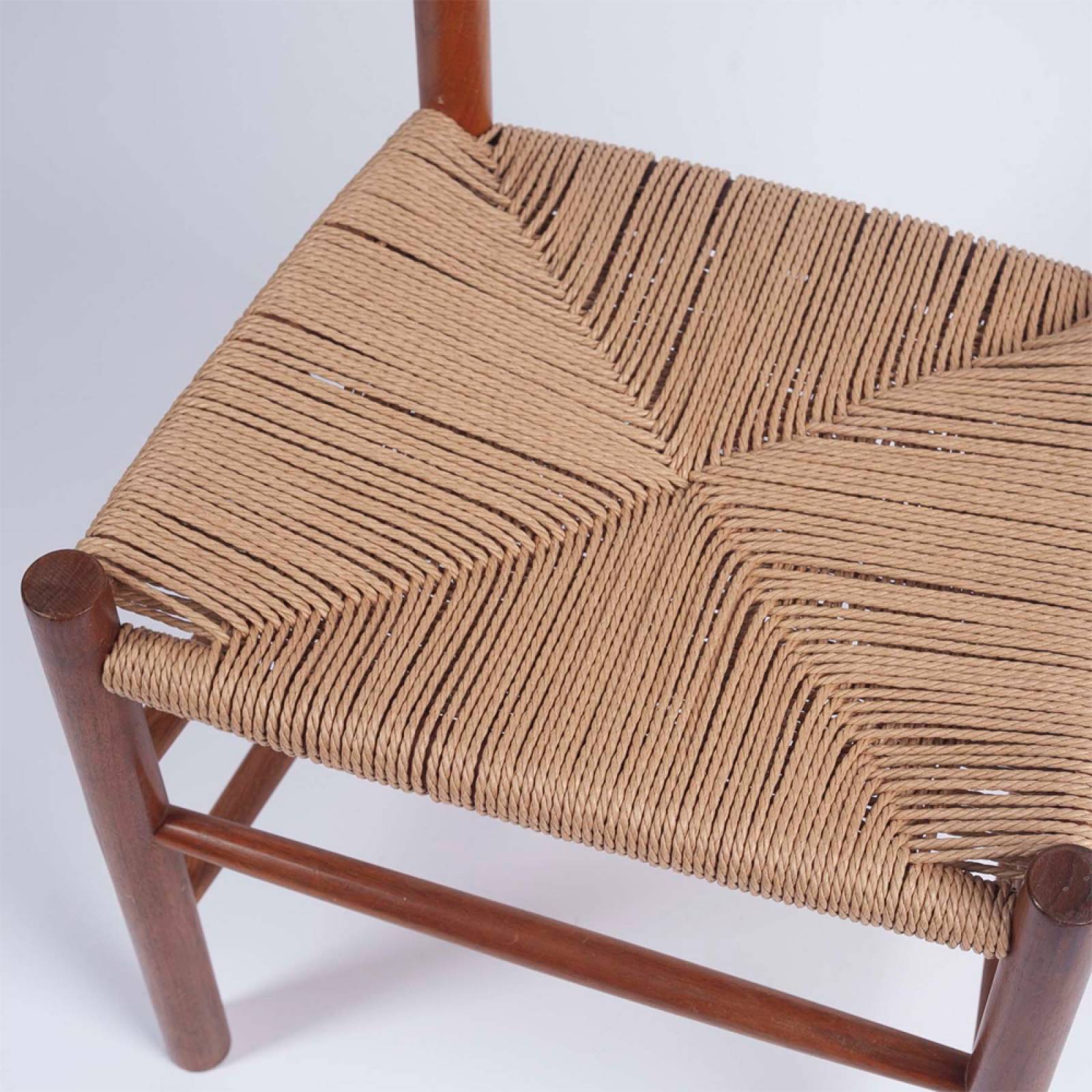 Vintage Set Of 4 B&oslash;rge Mogensen J39 Chairs In Walnut thumbnails