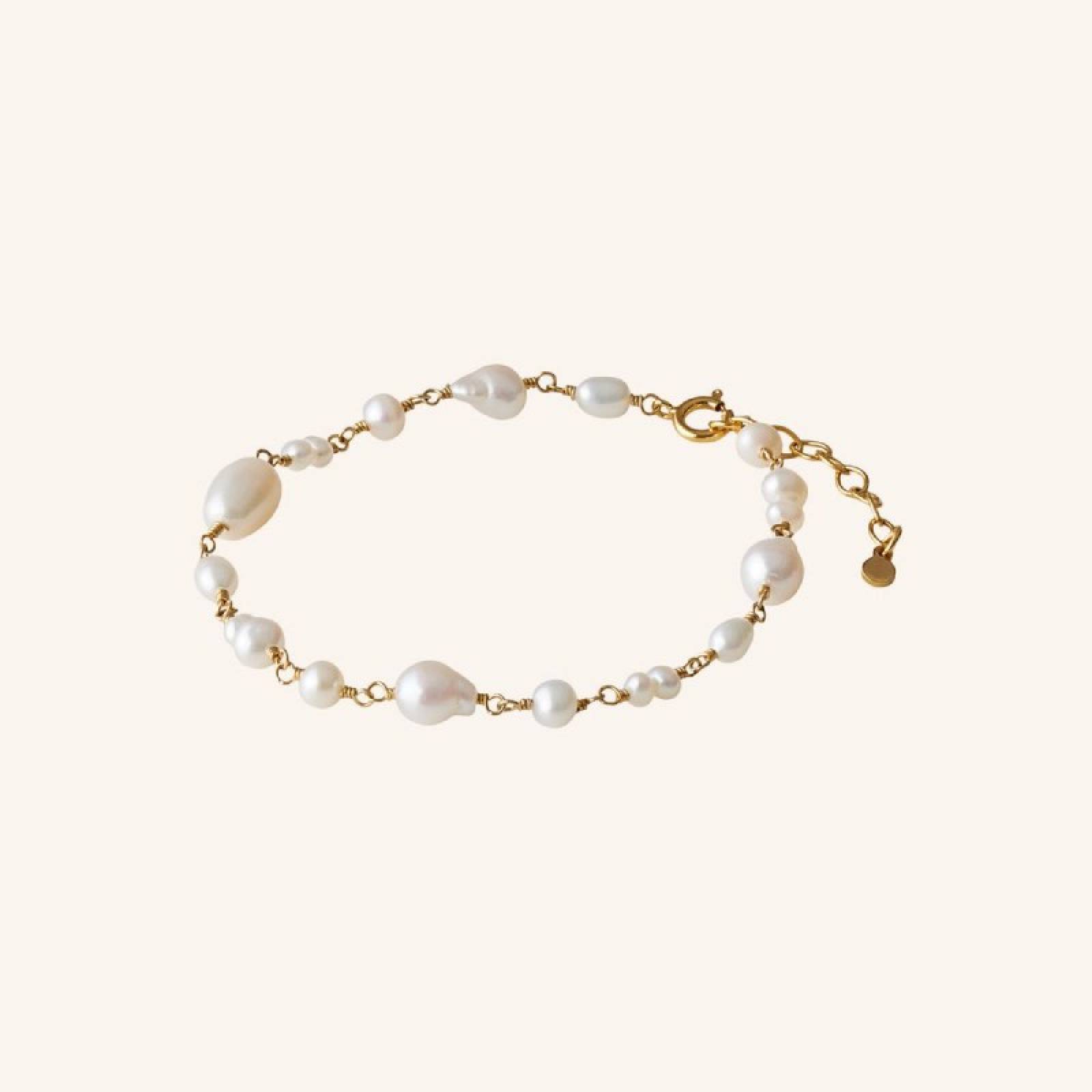 White Dreams Bracelet In Gold By Pernille Corydon