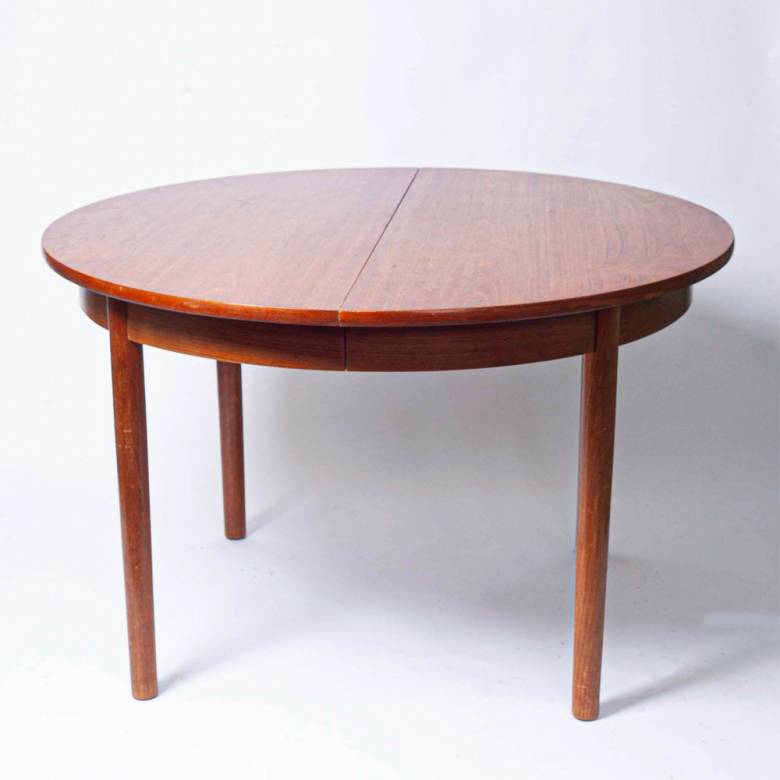 1960s 605 Circular Extending Teak Dining Table By Vanson