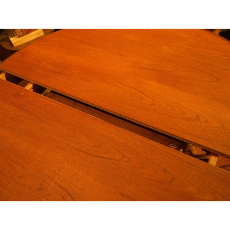 1960s G Plan Fresco Model 4385 Circular Extending Dining Table
