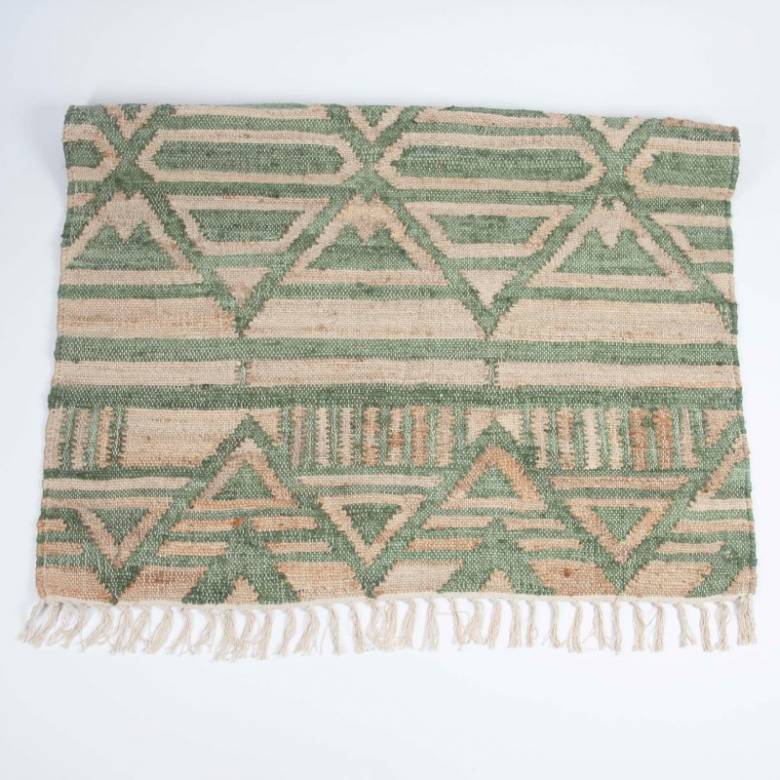 Handwoven Jute Rug In Green Chevron Pattern 120x180cm
