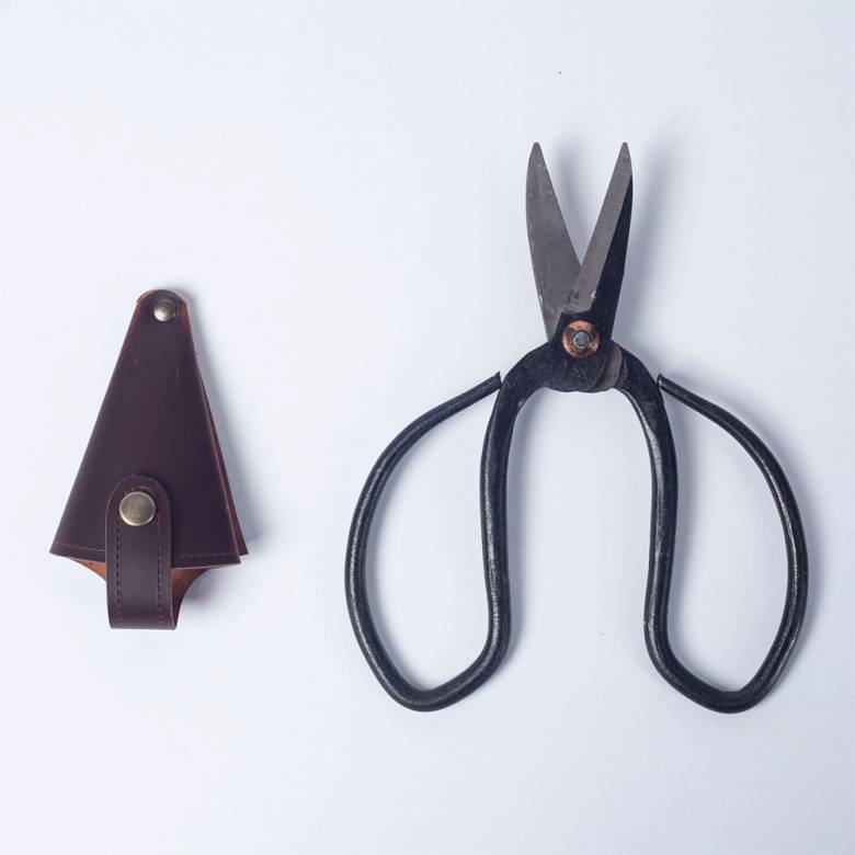 Large Gardening Scissors In Leather Pouch