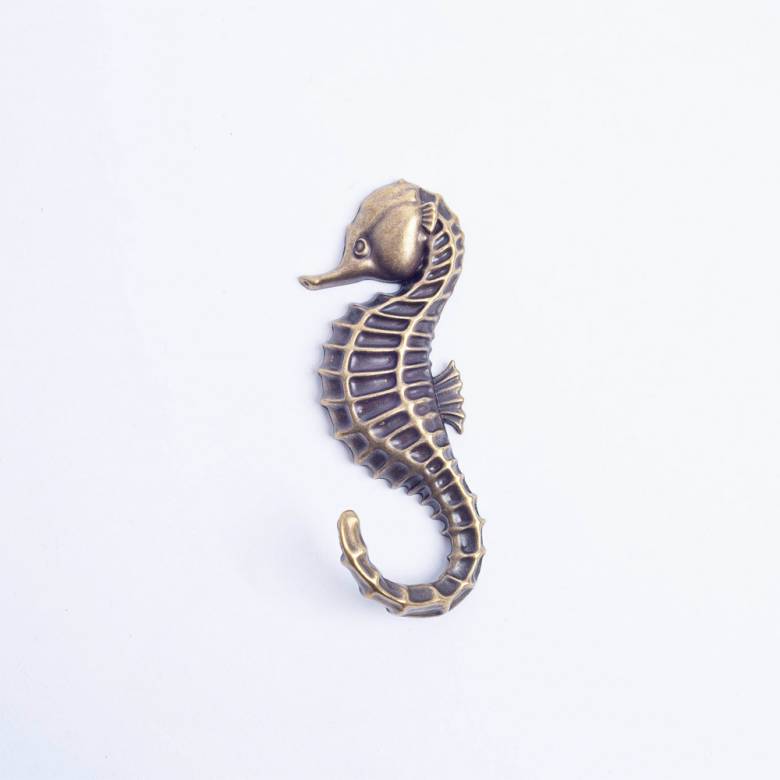 Metal Seahorse Hook In Gold