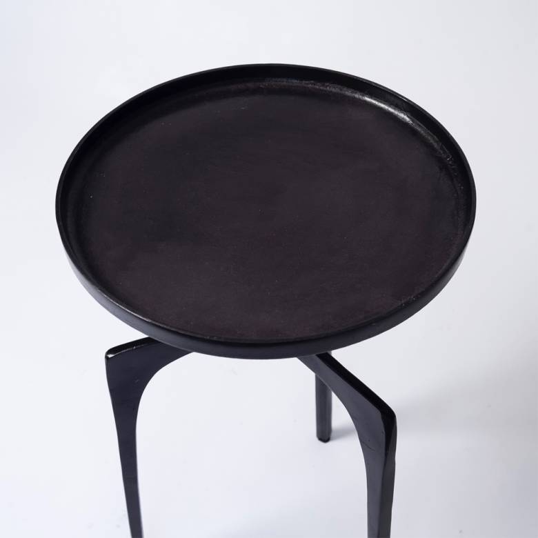 Neila Side Table In Black Bronze Metal 41x63cm