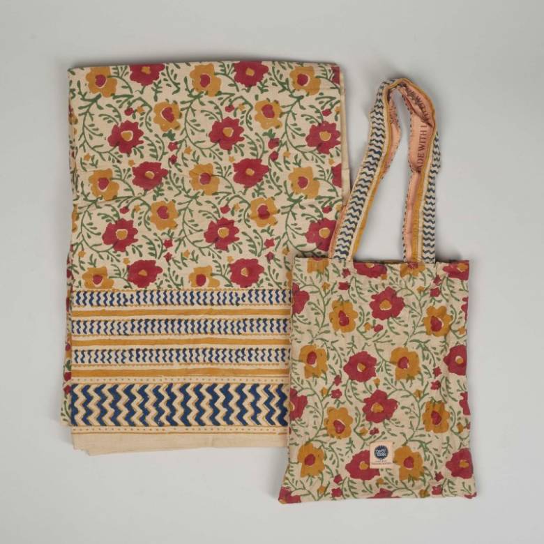 Single Sized Cotton Throw In Tote Bag - Evy Print