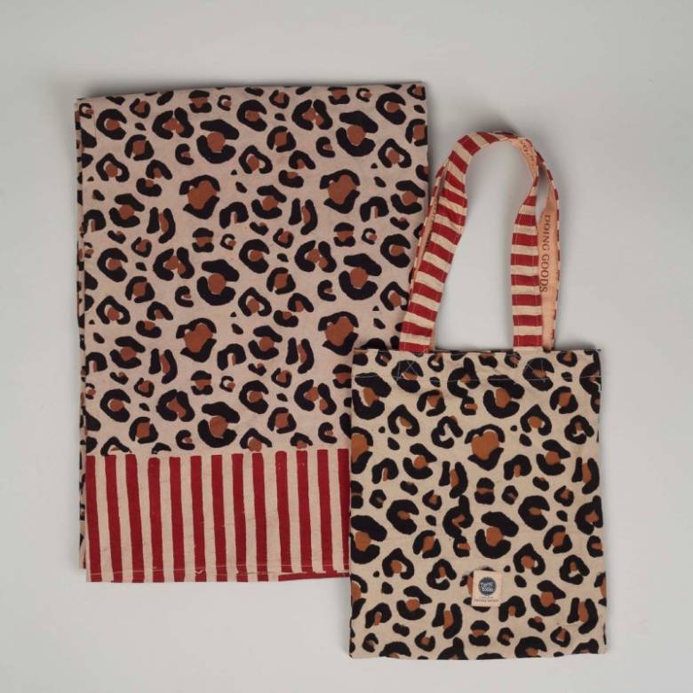 Single Sized Cotton Throw In Tote Bag - Leopard Print