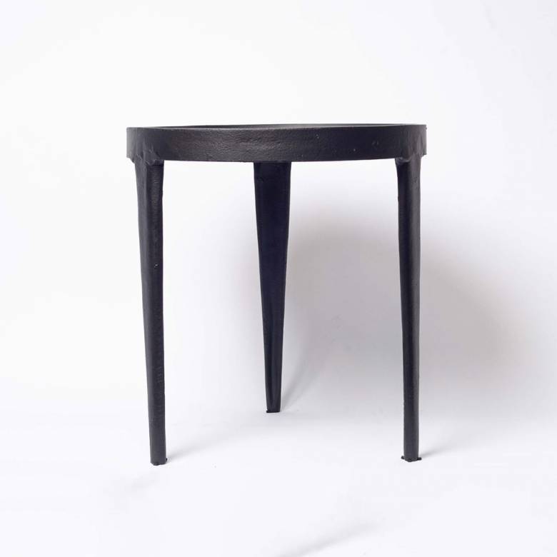 Small Simple Black Metal Side Table With Curved Lip H:37cm