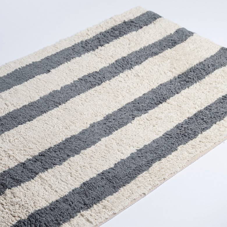 Tufted Bath Mat In Blue & White Stripe