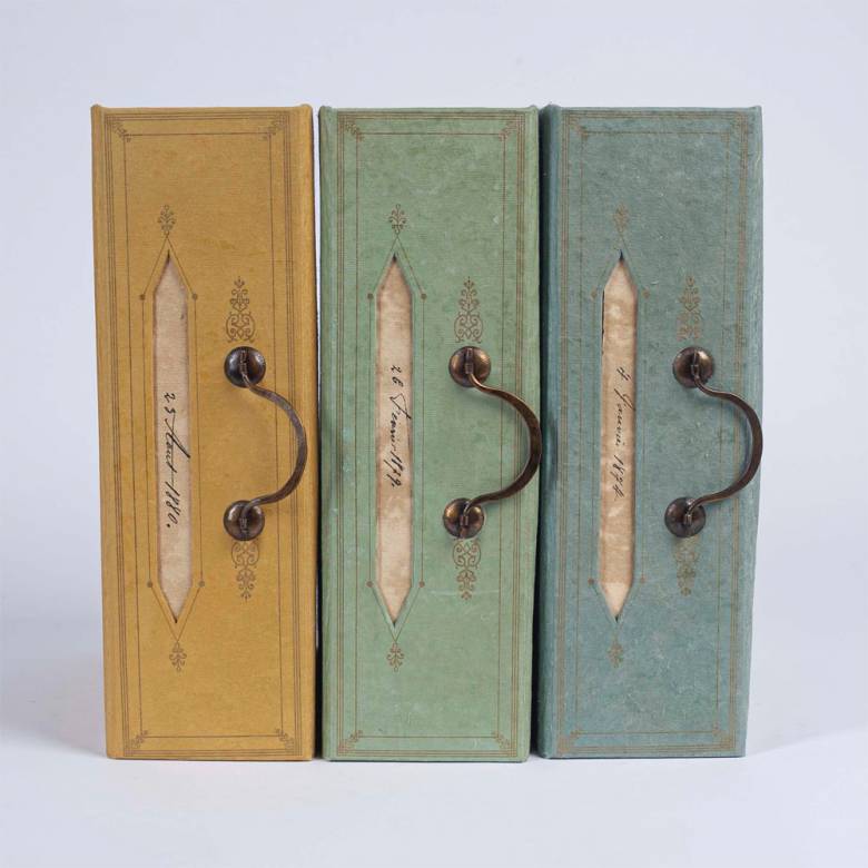 Antique Style Magazine File - Various Colours