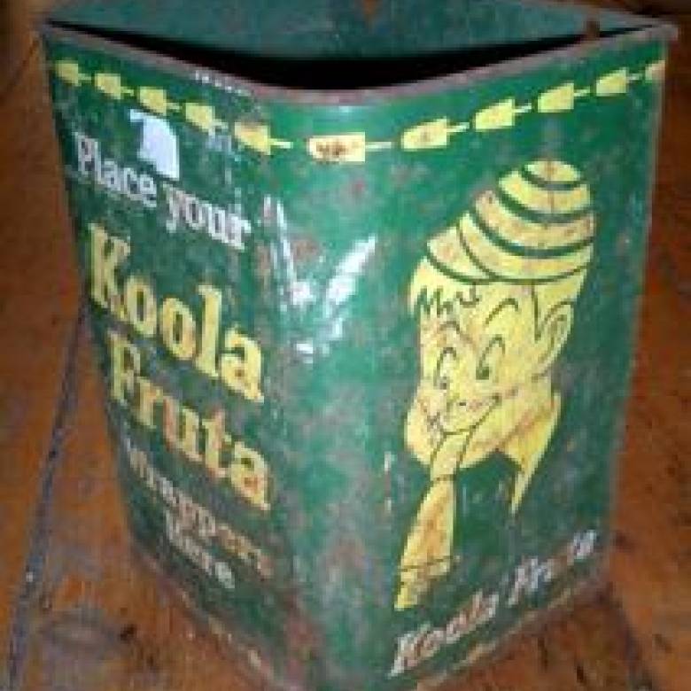 Koola Fruta, wall mounted bin
