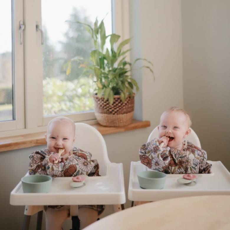 Long Sleeve Bib In Retro Flowers 6m+