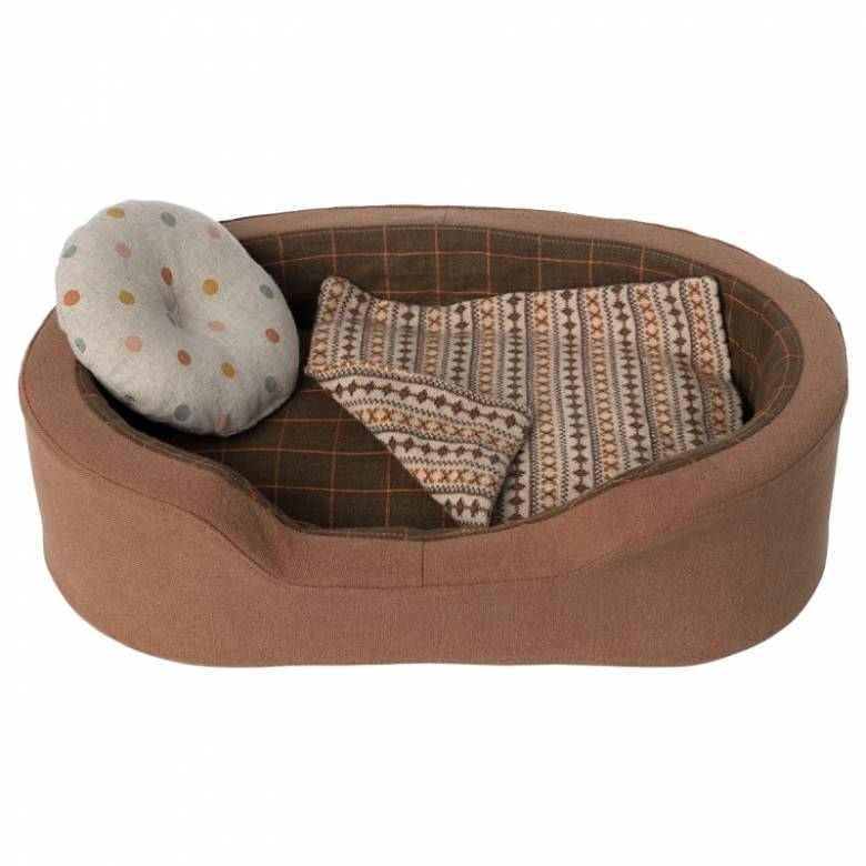Medium Toy Pet Cosy Basket In Brown By Maileg 3+