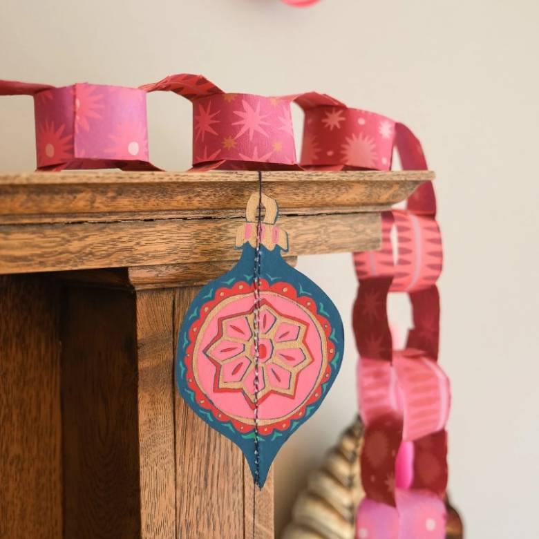 Pink & Red Paper Chain Kit