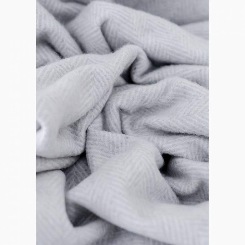 Recycled Wool Knee Blanket In Silver Herringbone