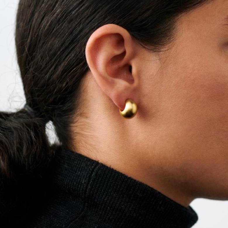 Small Echo Hoop Earrings In Gold By Pernille Corydon