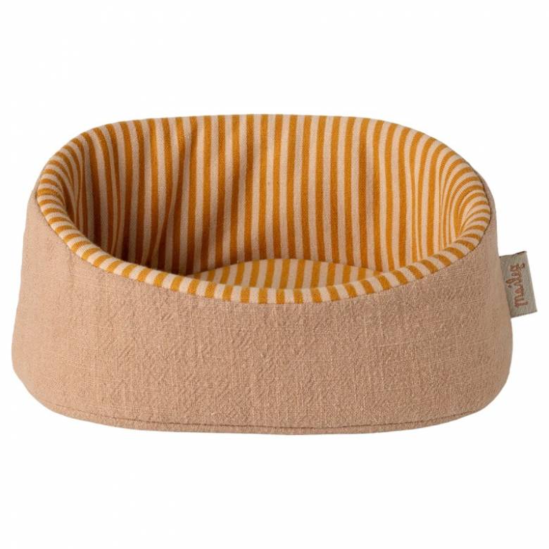 Toy Pet Basket In Powder By Maileg 3+